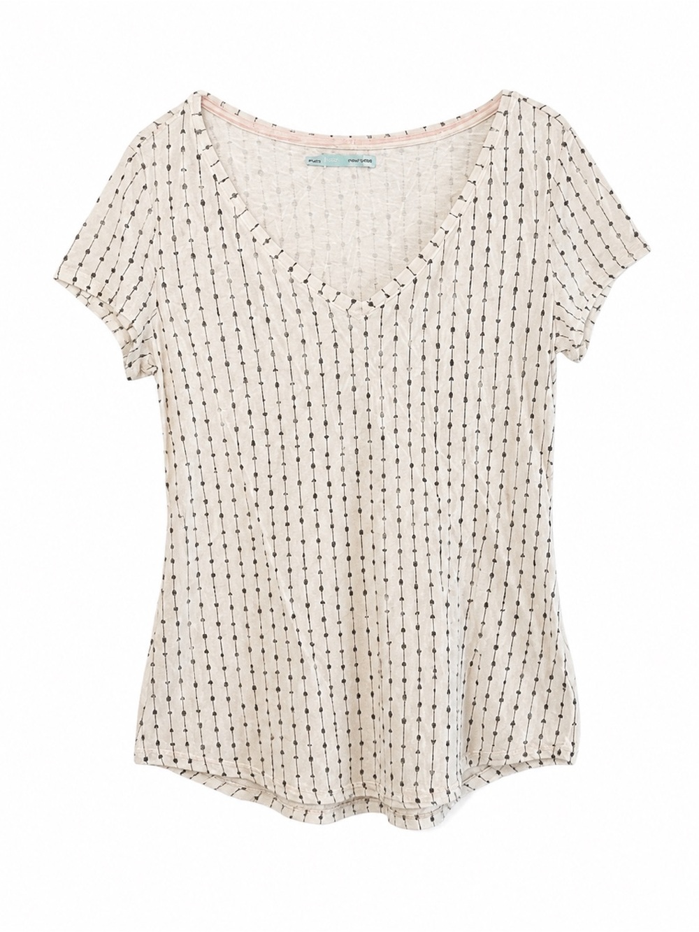 Maurices Cream Short Sleeve V-Neck Top with Black Arrow Print Size Medium